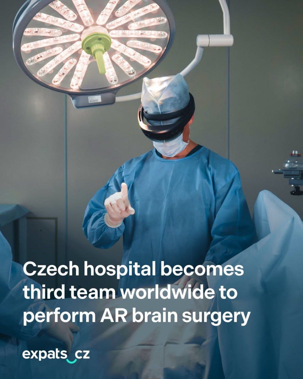 Českí neurochirurgovia ako prví v krajine operujú mozog s pomocou umelej inteligencie a rozšírenej reality